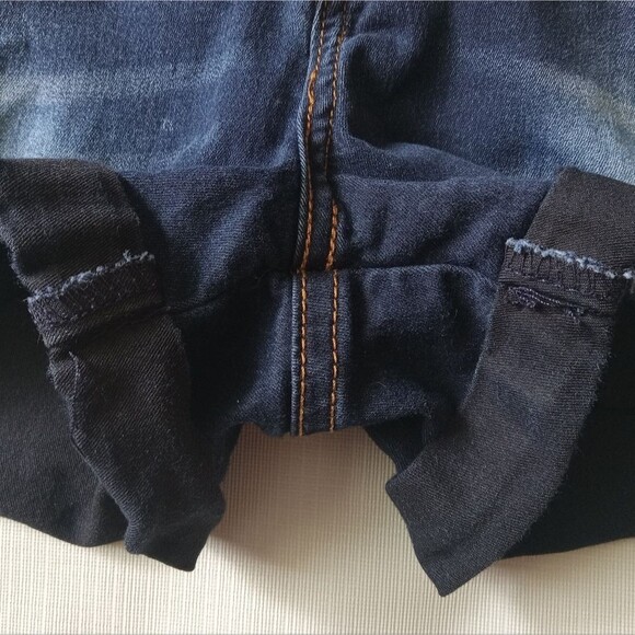 VIP Jeans Blue Dark Wash Distressed Rolled Hem Plus Size Shorts Women's 19/20B - Picture 9 of 12